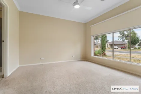 Property photo of 9 Shipwright Parade Werribee VIC 3030