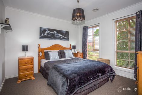 Property photo of 2 Giffen Place Sunbury VIC 3429