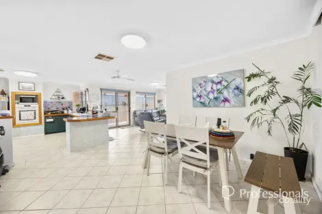Property photo of 21 Paris Road Australind WA 6233