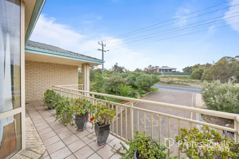 Property photo of 21 Paris Road Australind WA 6233