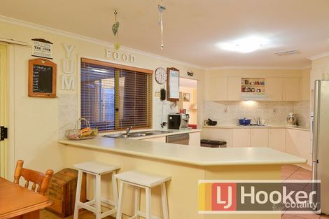 Property photo of 10 Yiota Court Berwick VIC 3806