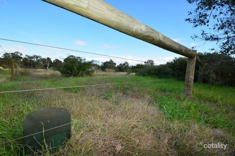 Property photo of 8 Gibson Top Oakford WA 6121