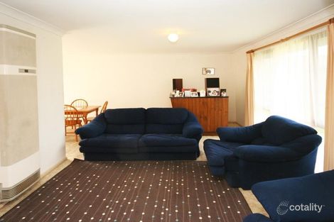 Property photo of 27 Macquarie Court Cranbourne North VIC 3977