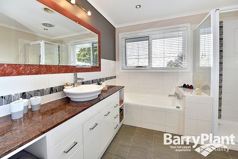 Property photo of 32 Highwood Drive Wheelers Hill VIC 3150
