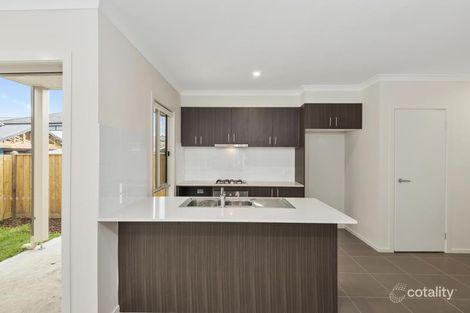 Property photo of 32 Edara Circuit Greenvale VIC 3059