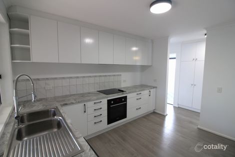 1 Gillian Cl, Noarlunga Downs, SA 5168