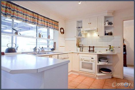 Property photo of 32 Harper Street Macgregor ACT 2615