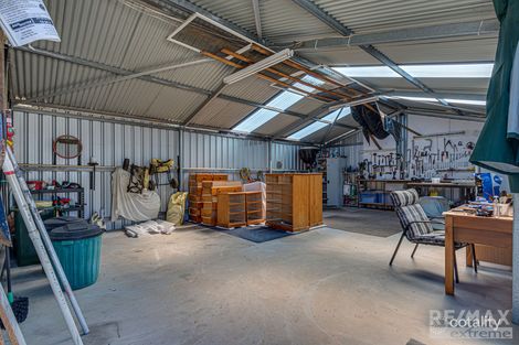 18 Salmon Gum Cres, Chittering, WA 6084