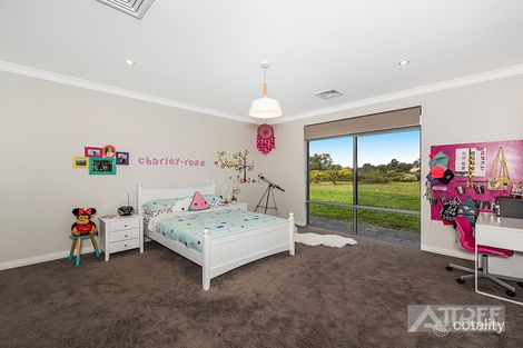 Property photo of 30 Louisiana Glen Treeby WA 6164