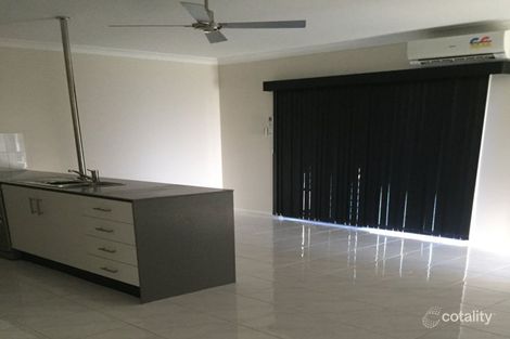 Property photo of 2 Mackerel Street Sandstone Point QLD 4511