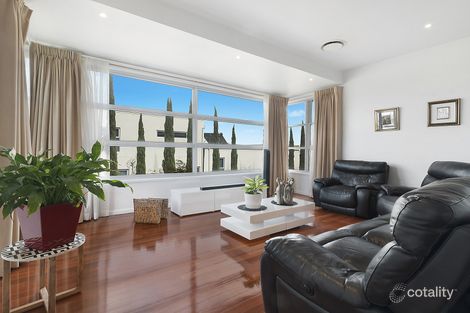 Property photo of 5 Guise Place Jerrabomberra NSW 2619