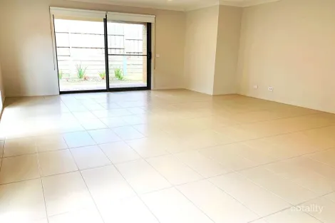 Property photo of 45 Moroak Crescent Clyde North VIC 3978