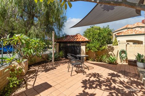 Property photo of 2/62 Broadbeach Boulevard Hillarys WA 6025