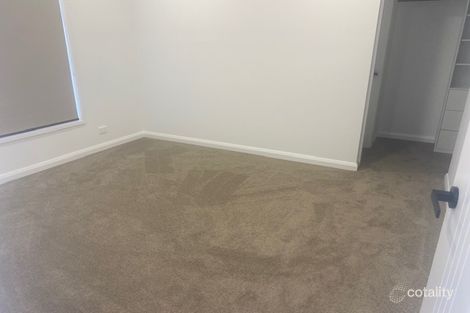 Property photo of 36 Janoli Street Mickleham VIC 3064