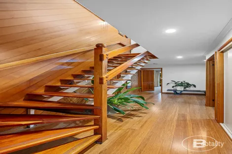 Property photo of 2 The Strand Kennington VIC 3550