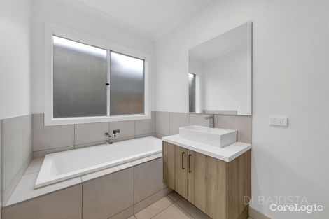 Property photo of 5 Ringtail Place Beveridge VIC 3753