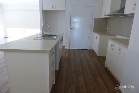 Property photo of 16 Nixon Drive Berwick VIC 3806