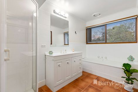 Property photo of 3 Morden Place Eltham VIC 3095