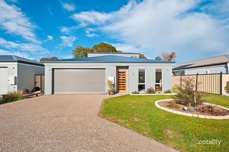 12 Bakker Pl, Maffra, VIC 3860