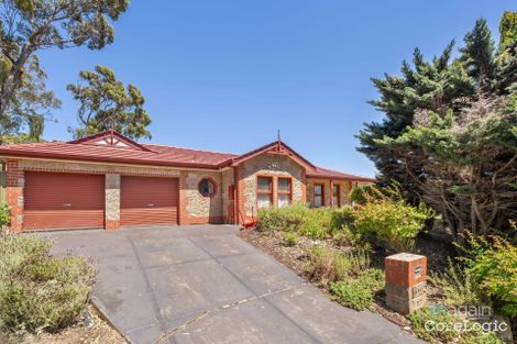 Property photo of 5 Brookside Walk Aberfoyle Park SA 5159