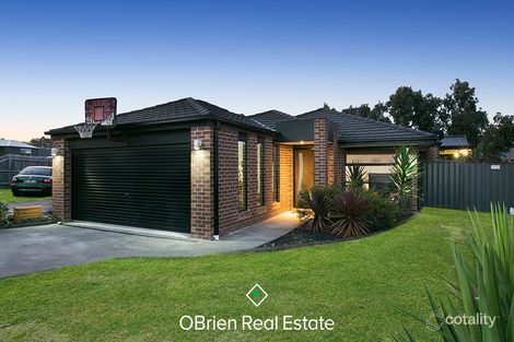 Property photo of 3 Tiffany Close Pakenham VIC 3810