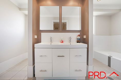 Property photo of 10 Orley Drive Oxley Vale NSW 2340
