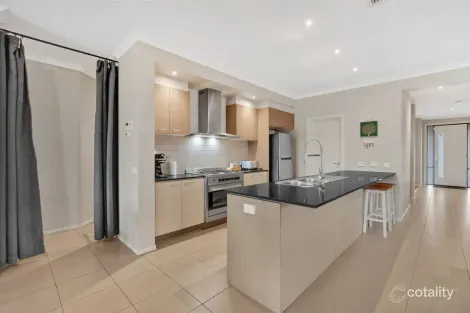 Property photo of 3 Canopy Way Craigieburn VIC 3064