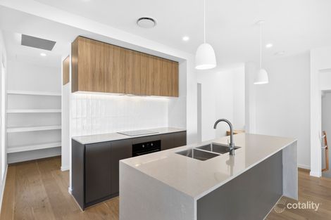 Property photo of 8/8 Lawrence Lyons Place Kenmore QLD 4069