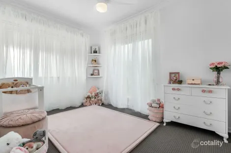 Property photo of 2/170 Old Cleveland Road Coorparoo QLD 4151