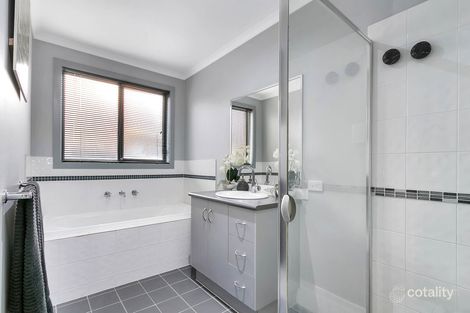 Property photo of 13 Wattlebird Drive Burton SA 5110