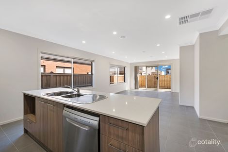 Property photo of 13 Pendulum Street Truganina VIC 3029