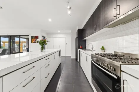 Property photo of 3 McClure Court Traralgon VIC 3844