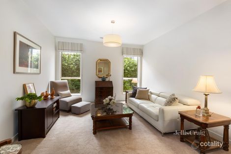 Property photo of 31 Roslyn Street Burwood VIC 3125