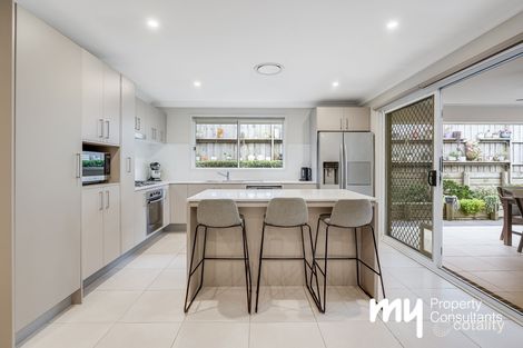 Property photo of 15 Young Circuit Elderslie NSW 2570