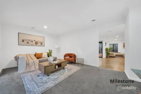 Property photo of 4 Hardware Lane Clyde VIC 3978