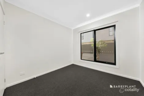 Property photo of 14 Midnight Circuit South Morang VIC 3752