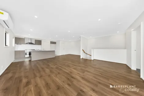 Property photo of 14 Midnight Circuit South Morang VIC 3752