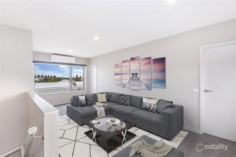 Property photo of 13 Hawick Place Warrnambool VIC 3280