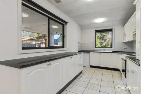Property photo of 15 Narong Crescent Knoxfield VIC 3180