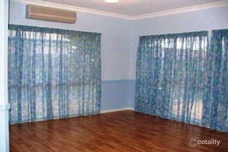 Property photo of 8 Princeton Place Forest Lake QLD 4078