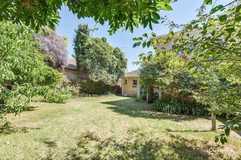 Property photo of 8 Gladwyn Avenue Bentleigh East VIC 3165