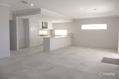 Property photo of 21 Lovage Street Treeby WA 6164