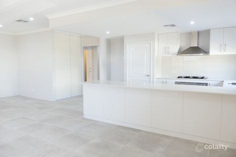 Property photo of 21 Lovage Street Treeby WA 6164