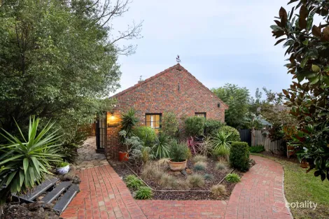 Property photo of 21 Bruarong Crescent Frankston South VIC 3199