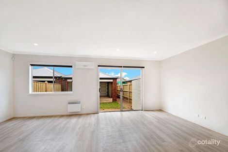 Property photo of 4 Oxbow Walk Truganina VIC 3029