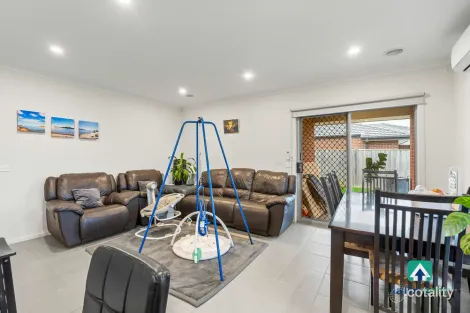 Property photo of 44 Pascolo Way Wyndham Vale VIC 3024