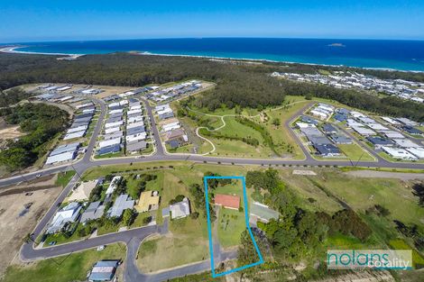 13 Reicks Cl, Sapphire Beach, NSW 2450