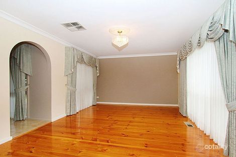 Property photo of 18 Appletree Drive Mill Park VIC 3082