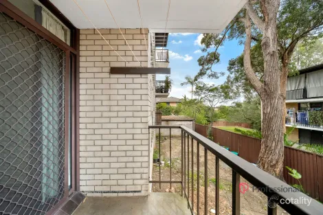 Property photo of 4/168 Greenacre Road Bankstown NSW 2200