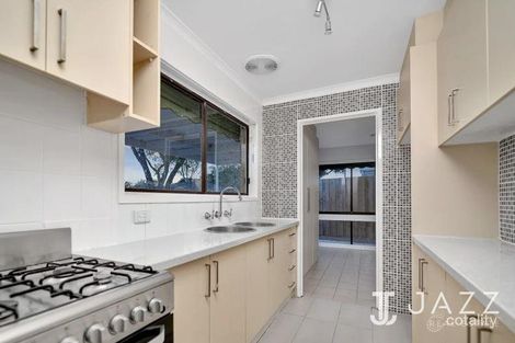 Property photo of 30 Cormorant Crescent Werribee VIC 3030